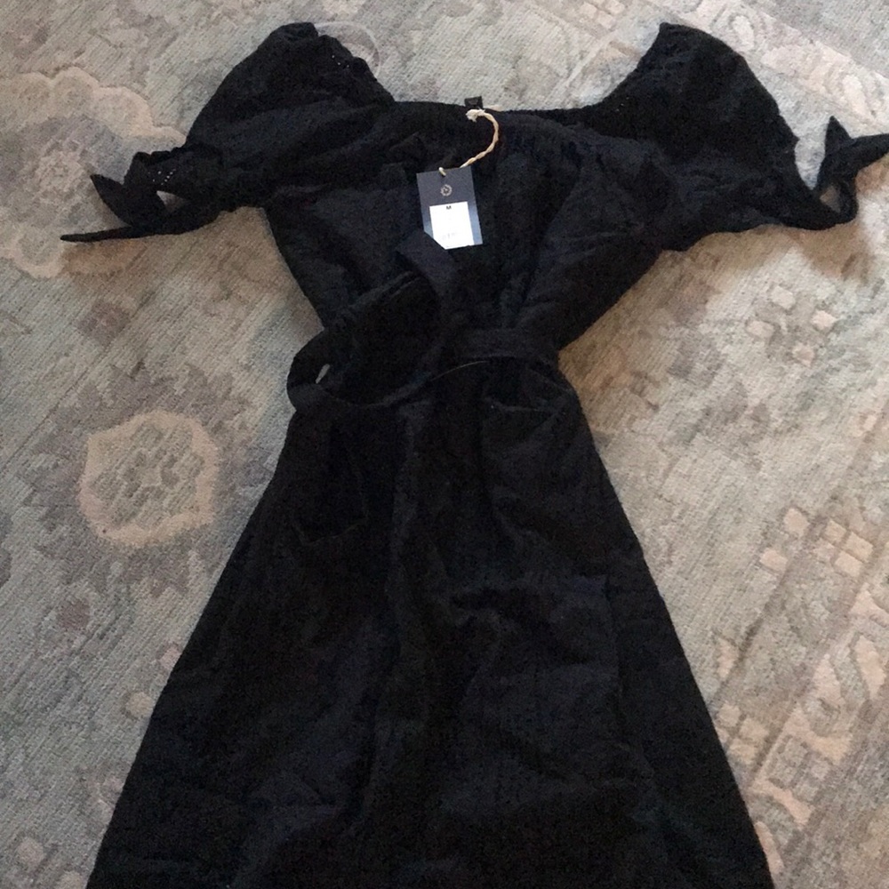 Universal Threads LBD